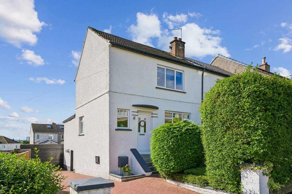 Property photo 1 of 32