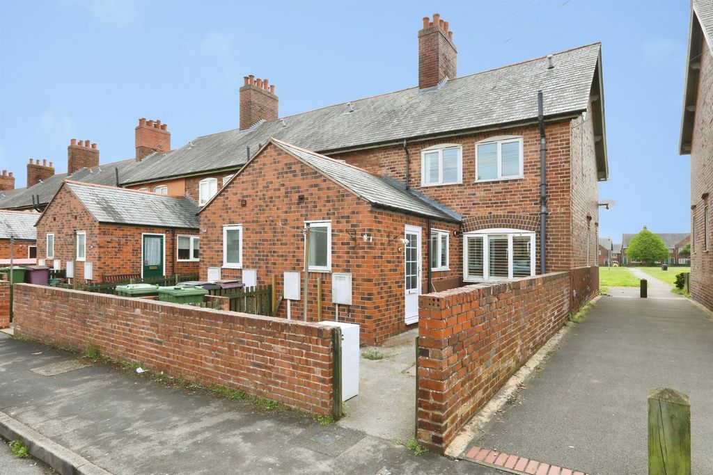 Property photo 1 of 10 View