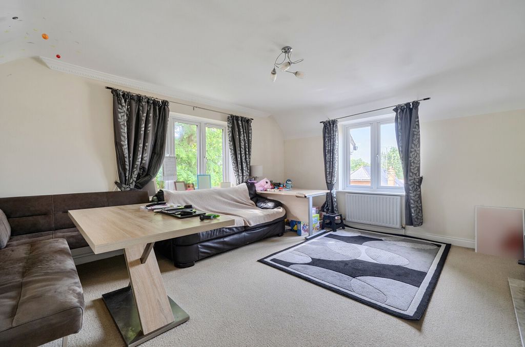 Property photo 2 of 13 1-6A0F177Fe3Bb2-1...