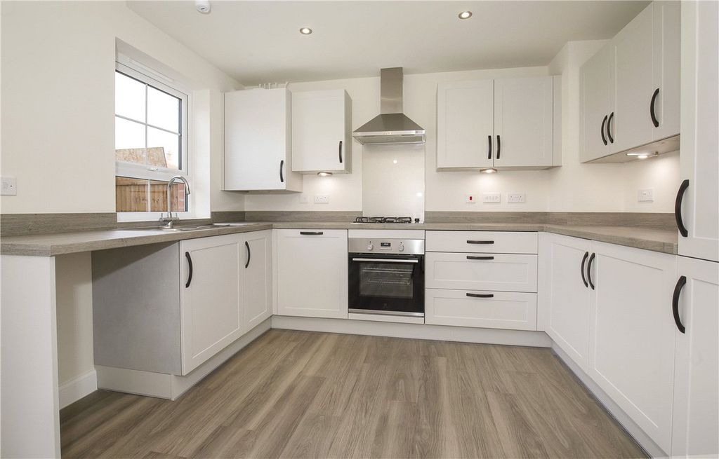 Property photo 3 of 12 Picture No. 11