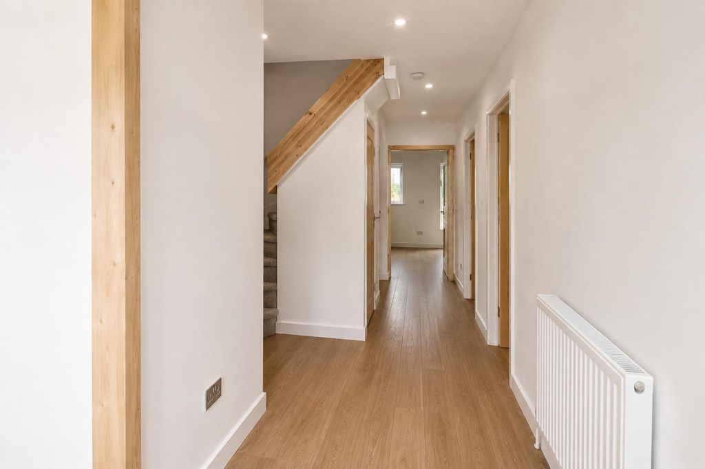 Property photo 2 of 12 69A Baltic Rd5.Png