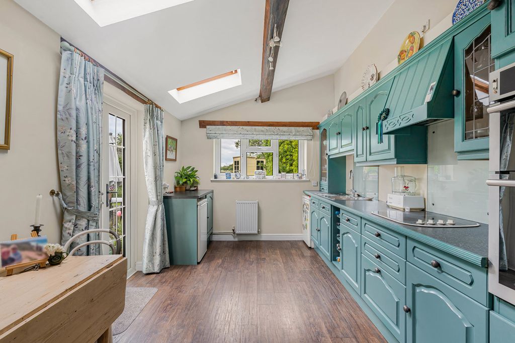 Property photo 2 of 20 Kitchen
