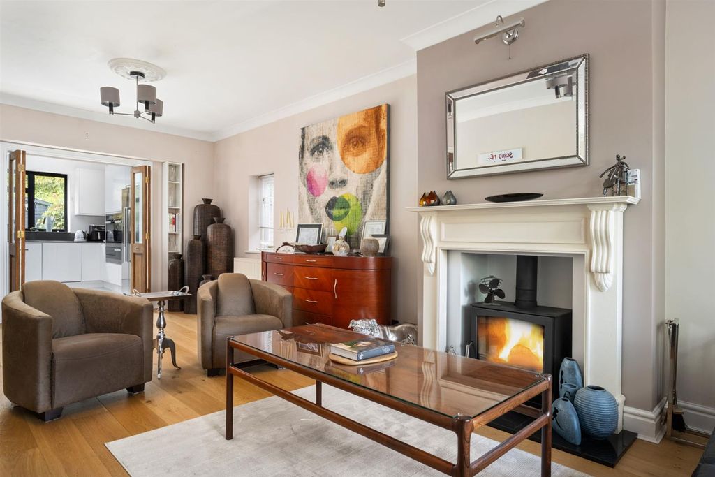 Property photo 3 of 34 Sitting Room