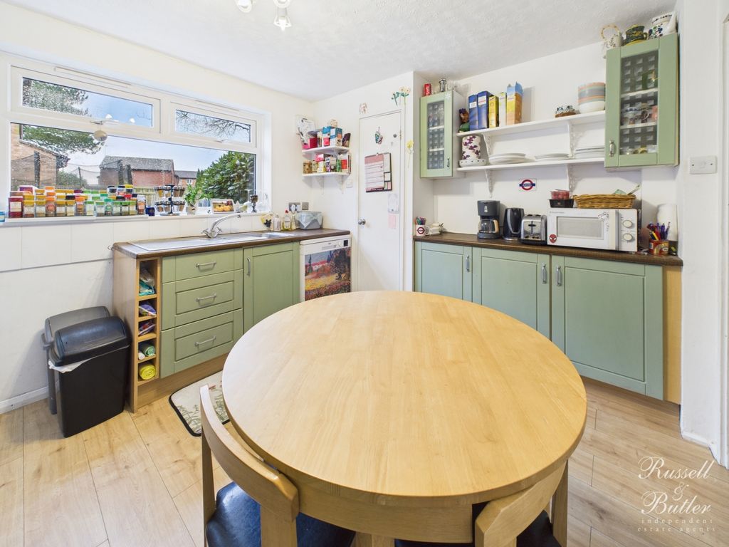 Property photo 3 of 12 Cam01995G0-Pr0403-Still002