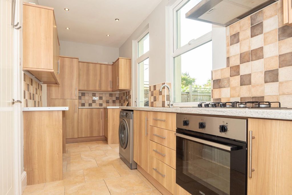 Property photo 3 of 15 Kitchen