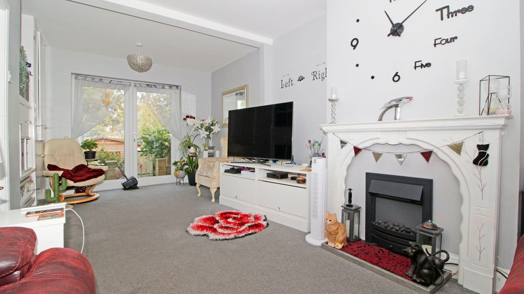 Property photo 2 of 19