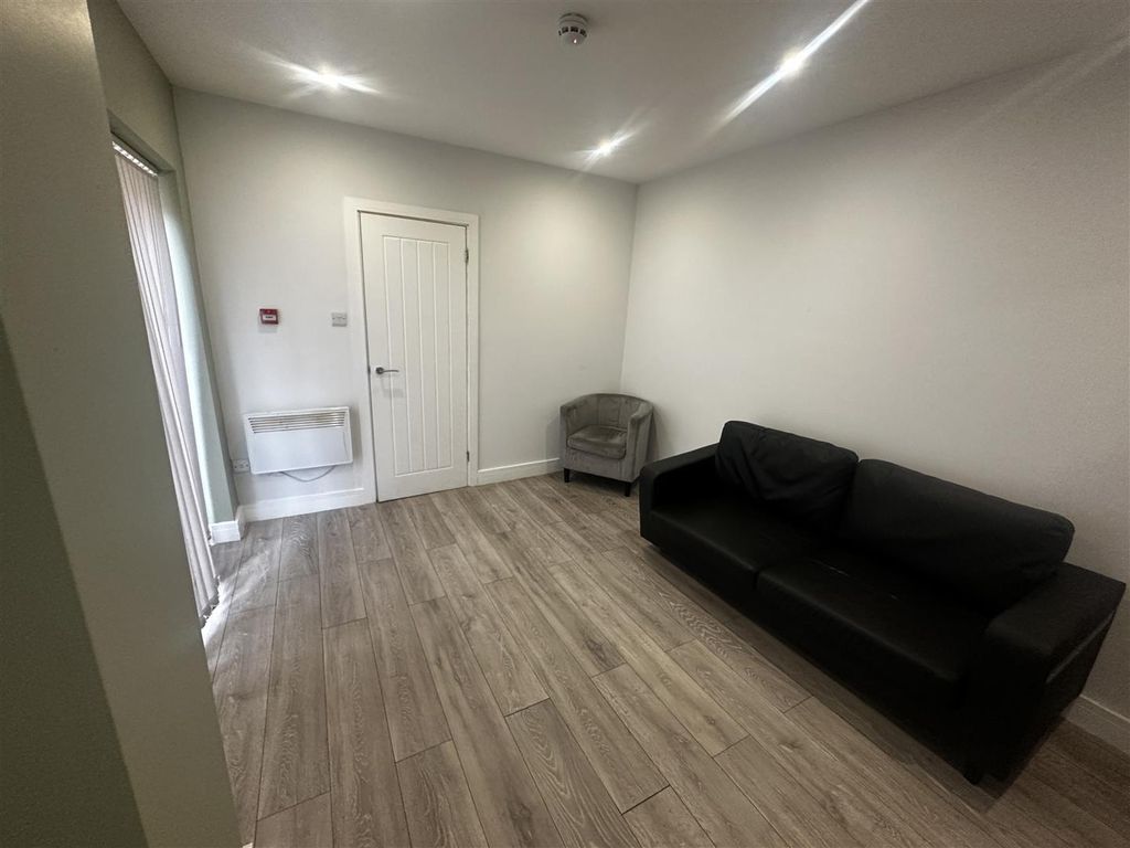 Property photo 3 of 8 Img_6426.Jpg
