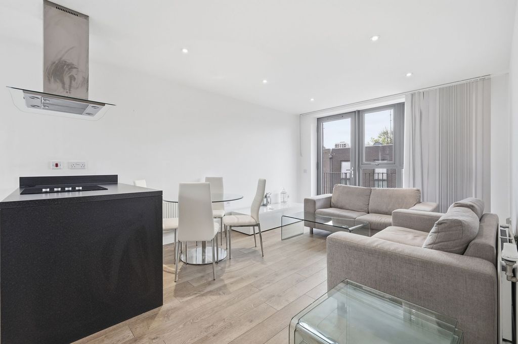 Property photo 1 of 21