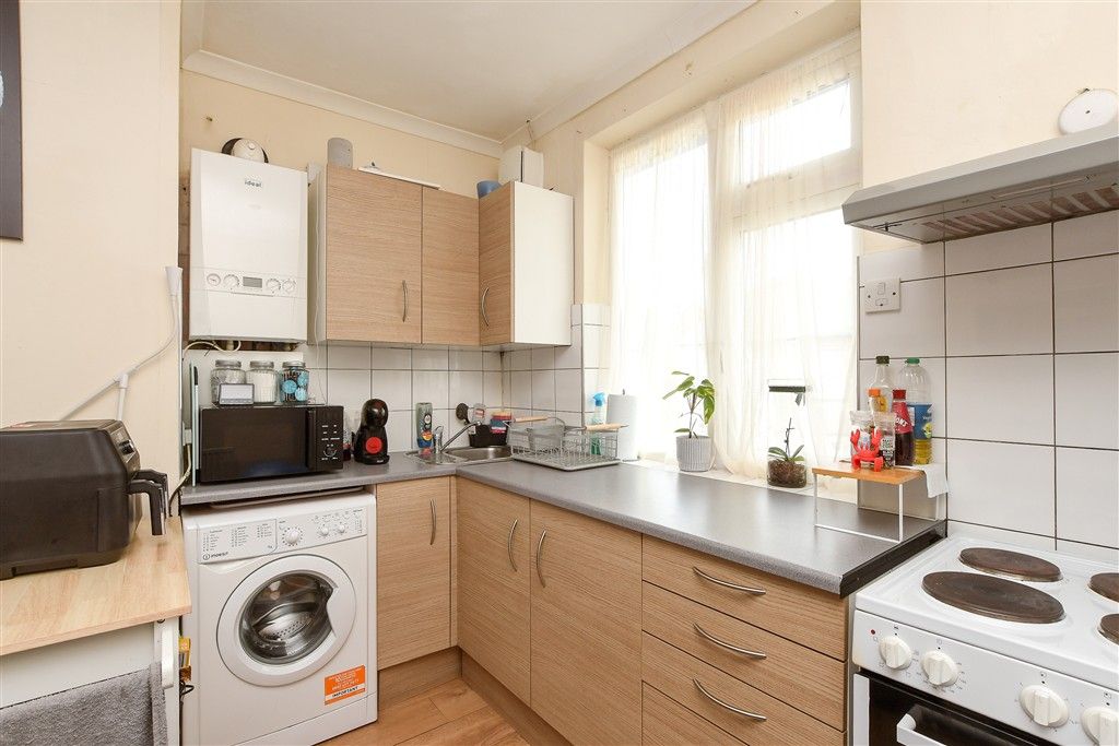 Property photo 3 of 5 Kitchen