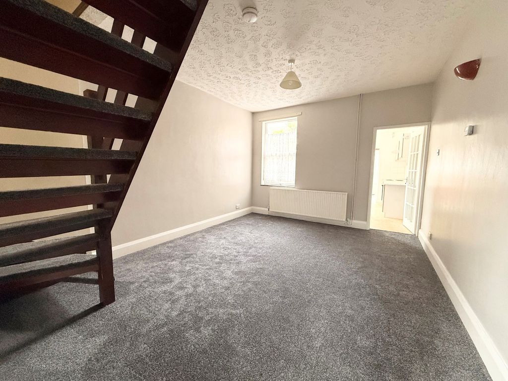 Property photo 3 of 11 Dining Room