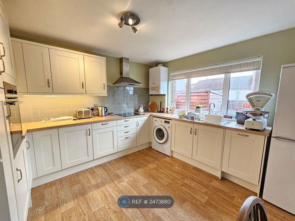 Property photo 3 of 23 Kitchen