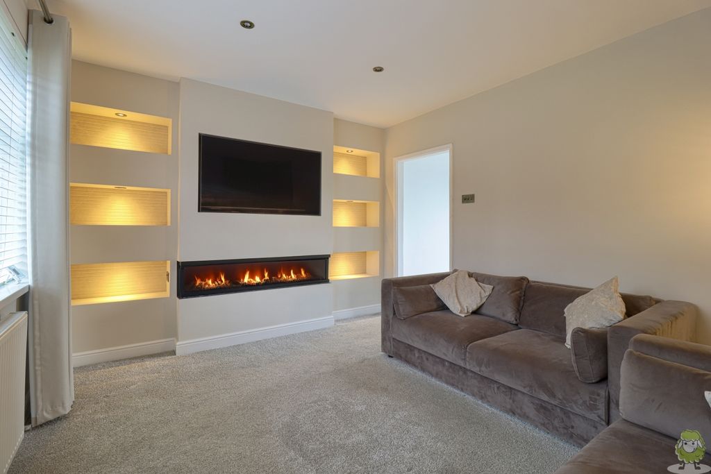 Property photo 2 of 19