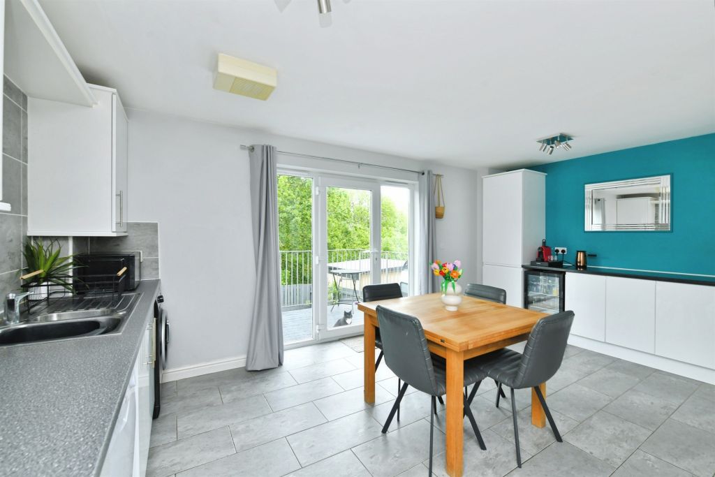 Property photo 2 of 23