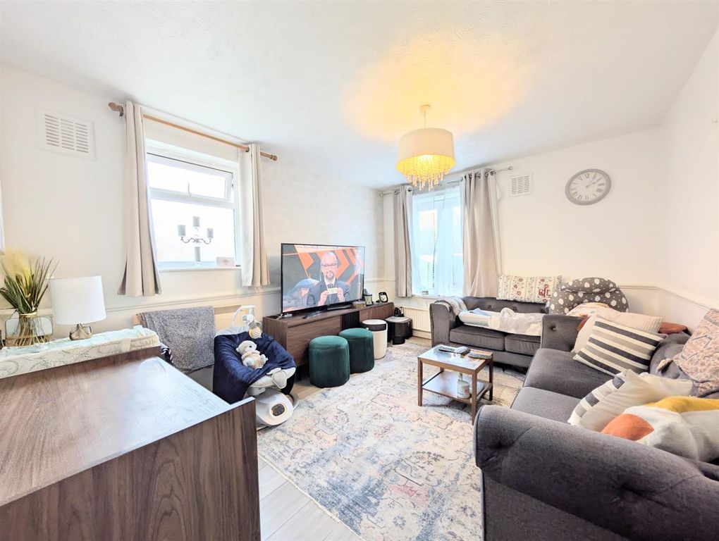 Property photo 3 of 6 Ec7F7Ca5-4392-4d8A-A6E8-0E53Cbe19Acd.Jpg