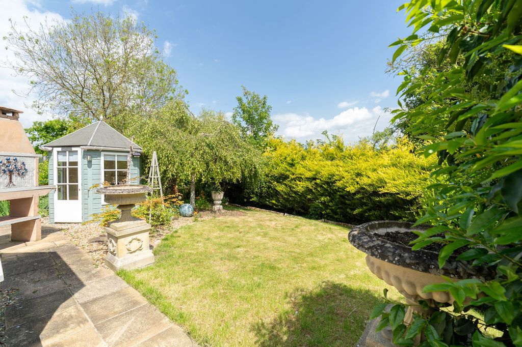 Property photo 3 of 25