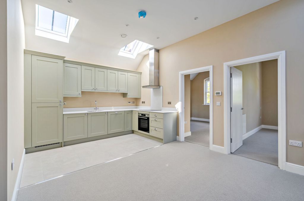 Property photo 3 of 16 1511799-7-6A91648...