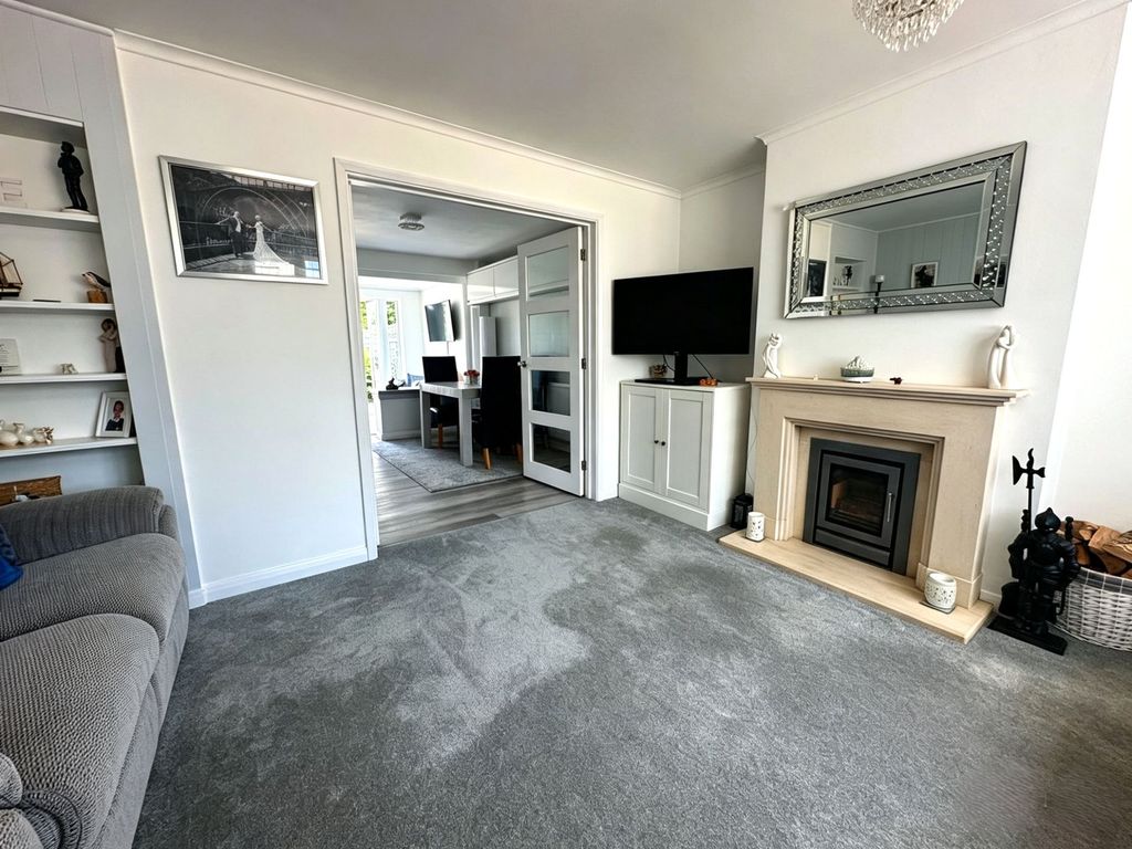 Property photo 3 of 14 Photo 10
