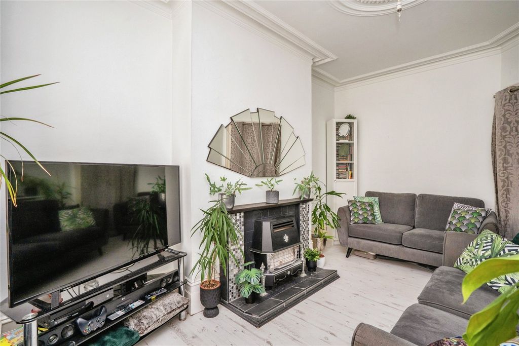 Property photo 3 of 18 Picture No. 29