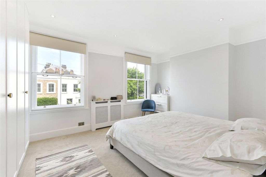 Property photo 3 of 13 Principal Bedroom