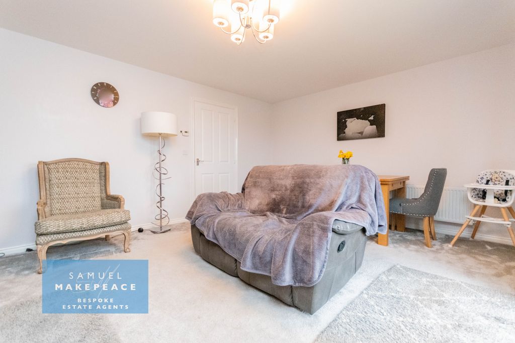 Property photo 3 of 17 Gallery