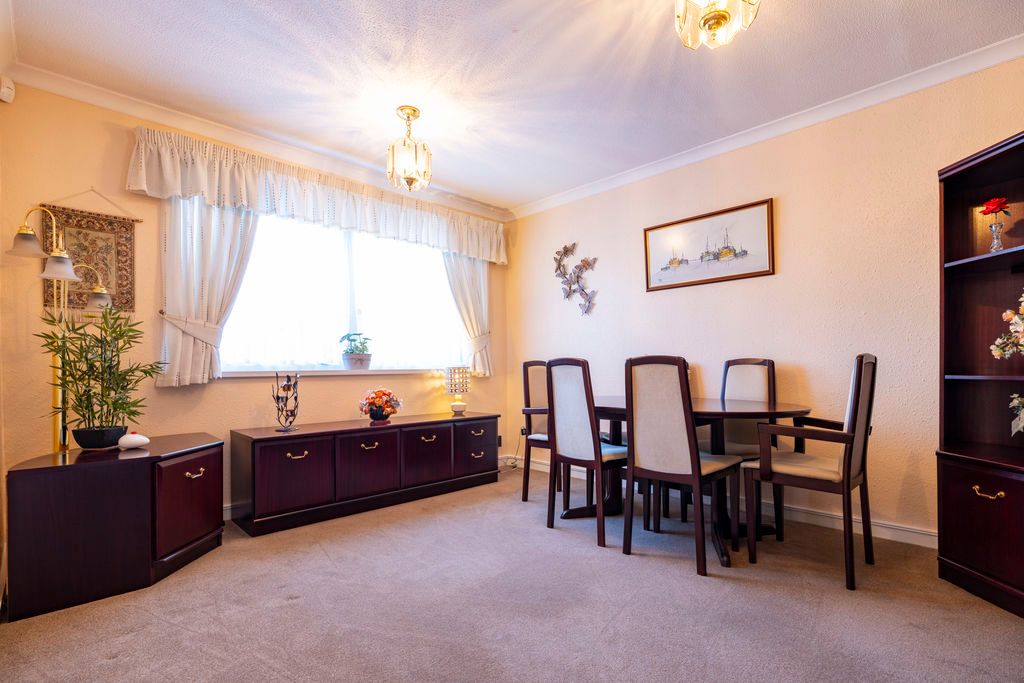 Property photo 3 of 28 Dining Room