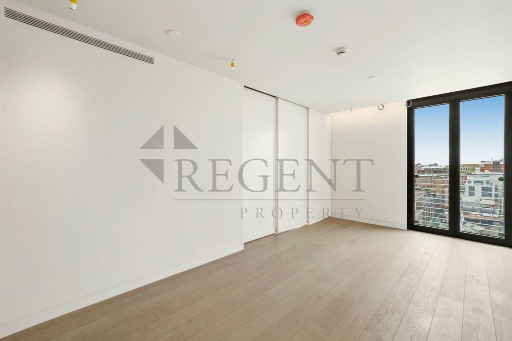 Property photo 3 of 9 Reception