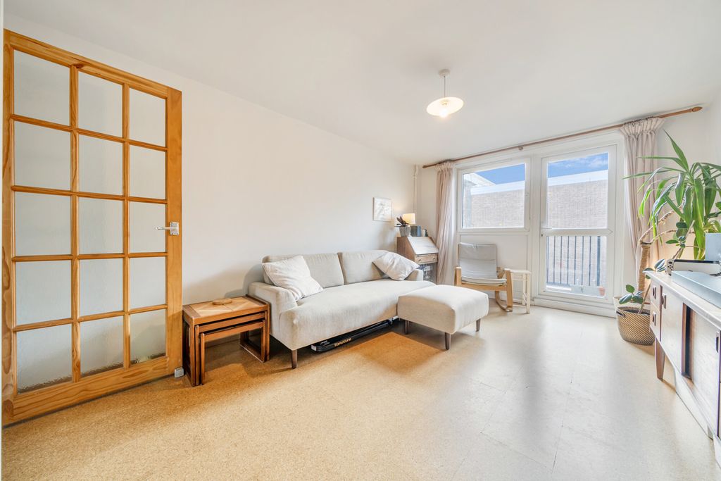 Property photo 2 of 20 Reception