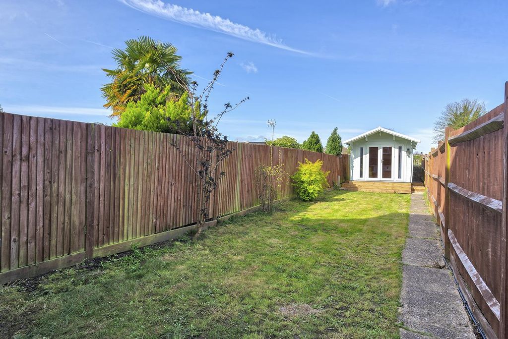 Property photo 2 of 14 8