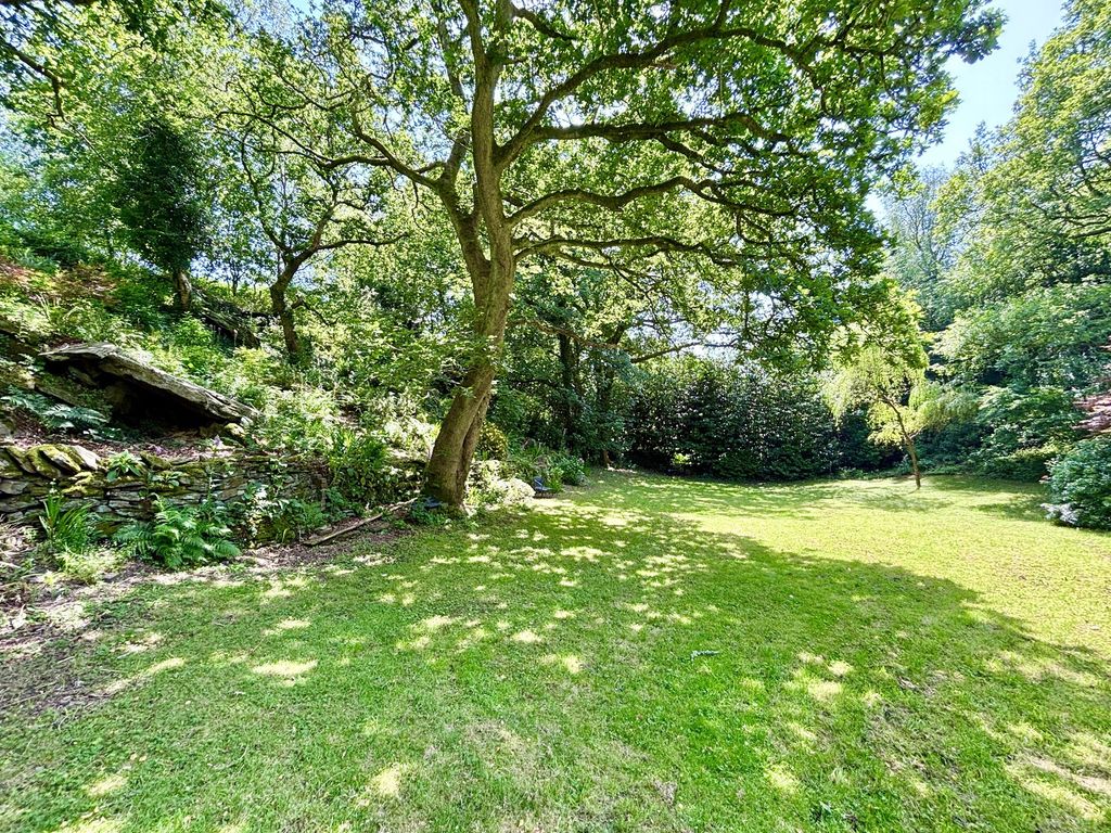 Property photo 2 of 40 Grounds.