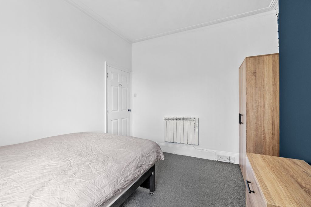 Property photo 2 of 6 0004