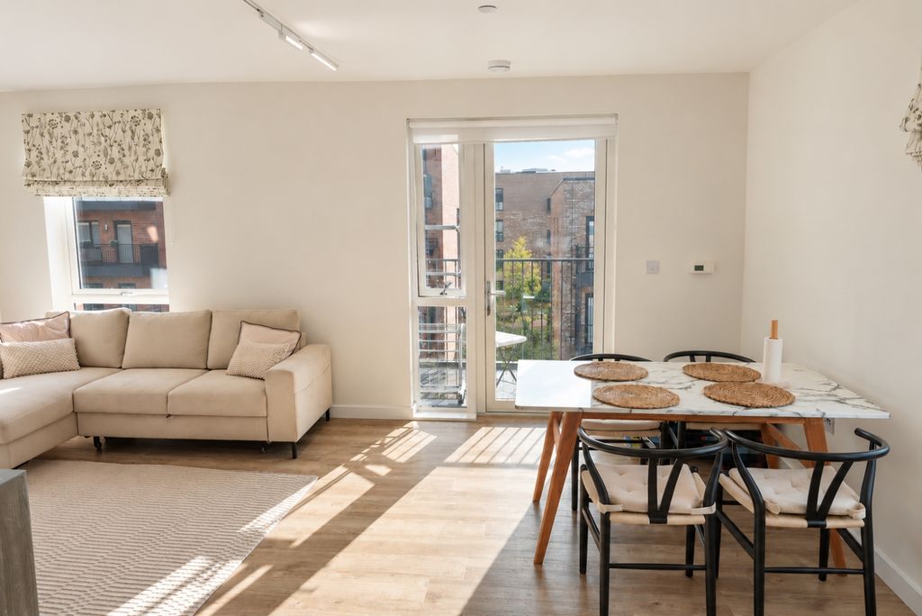 Property photo 3 of 11 0Edfc0Dd-7B80-400B-A88A-1d5ba0476906