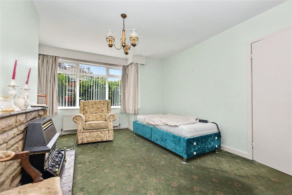 Property photo 2 of 19 Picture No. 15