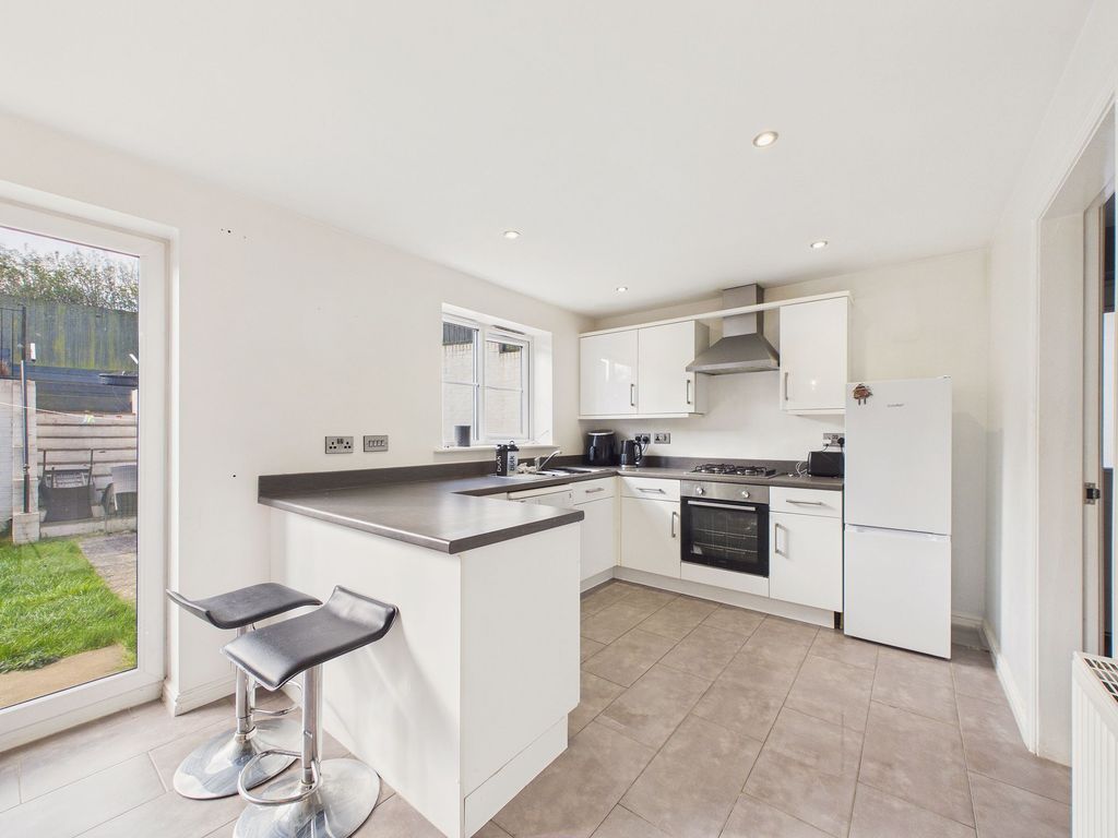 Property photo 3 of 11 Dining Kitchen