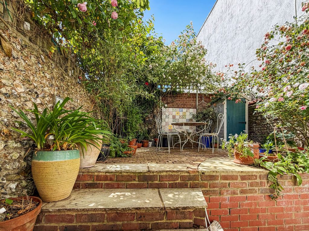 Property photo 3 of 13