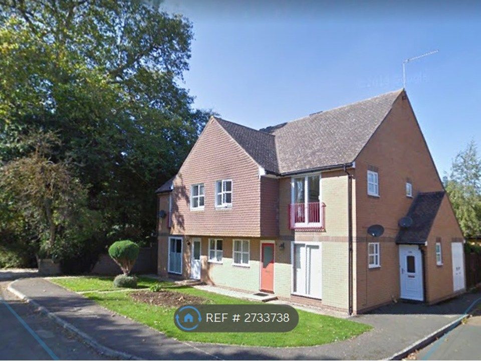 Property photo 1 of 10 Ground Floor - Right Hand Side (Red Door)