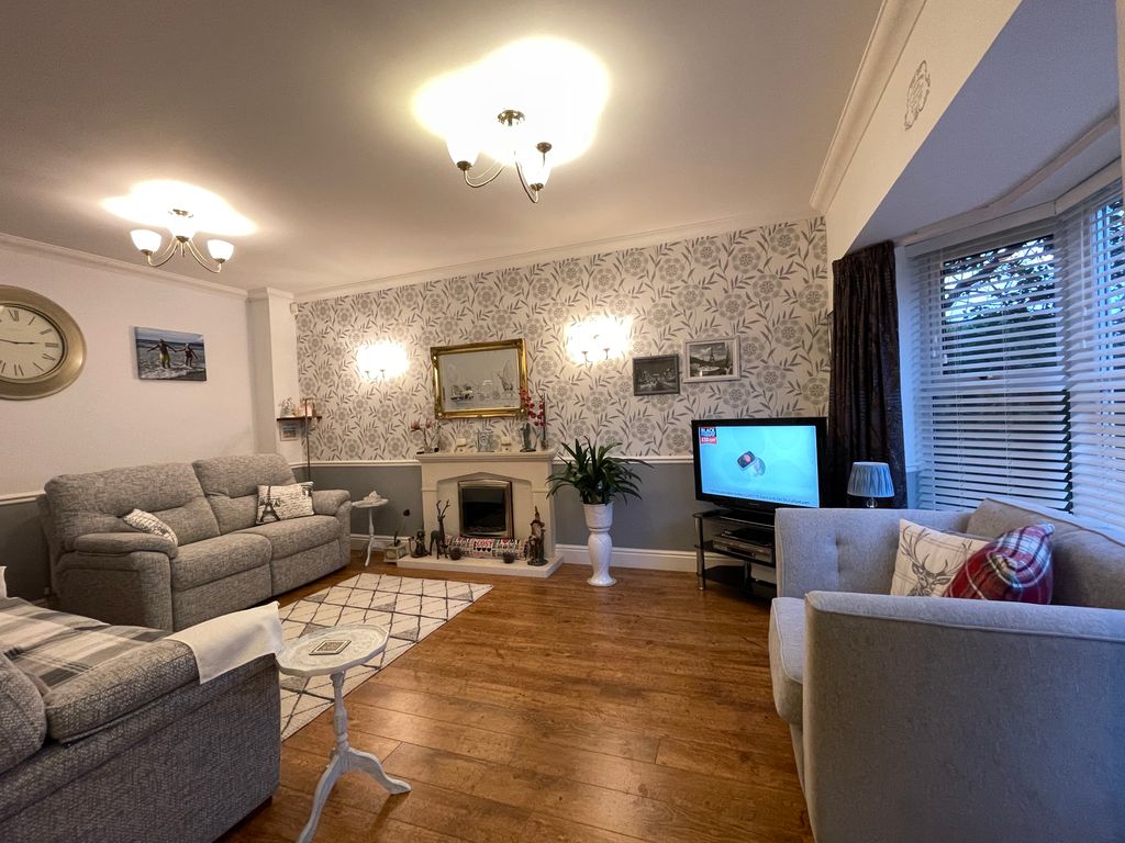 Property photo 2 of 27