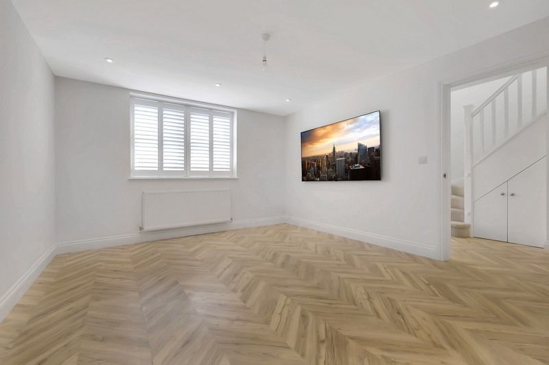 Property photo 3 of 21 4680632