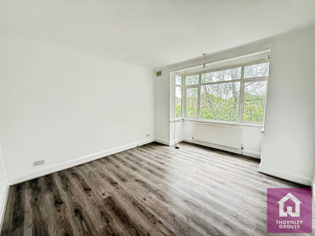 Property photo 3 of 9 Pbox-Img.Jpg