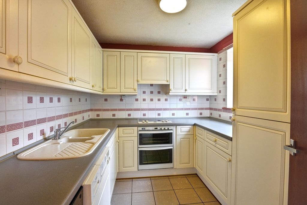 Property photo 3 of 10 Image 2