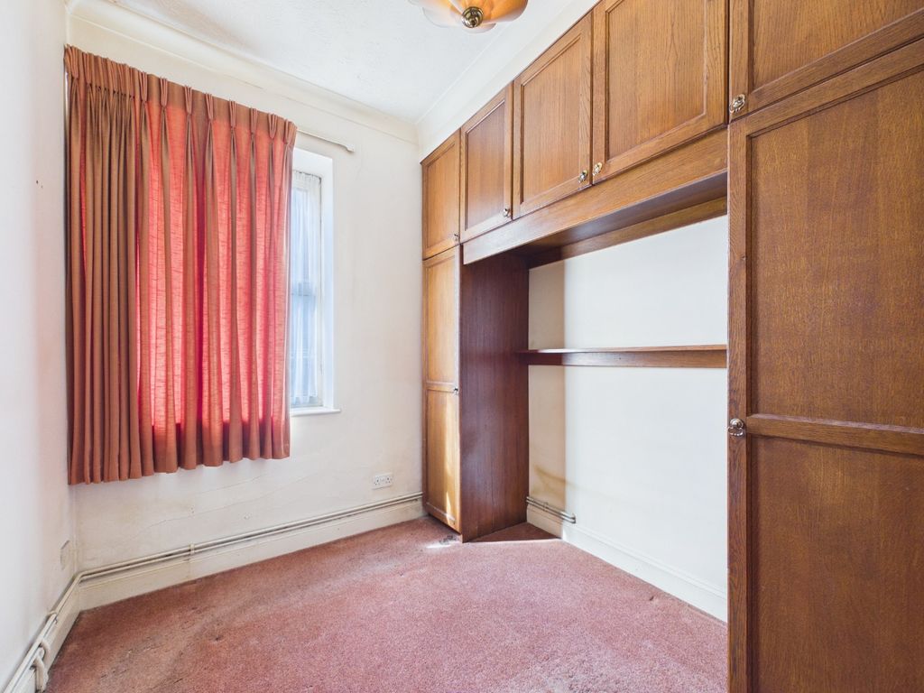 Property photo 3 of 6 5037033