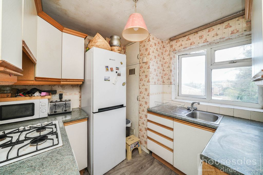 Property photo 3 of 7