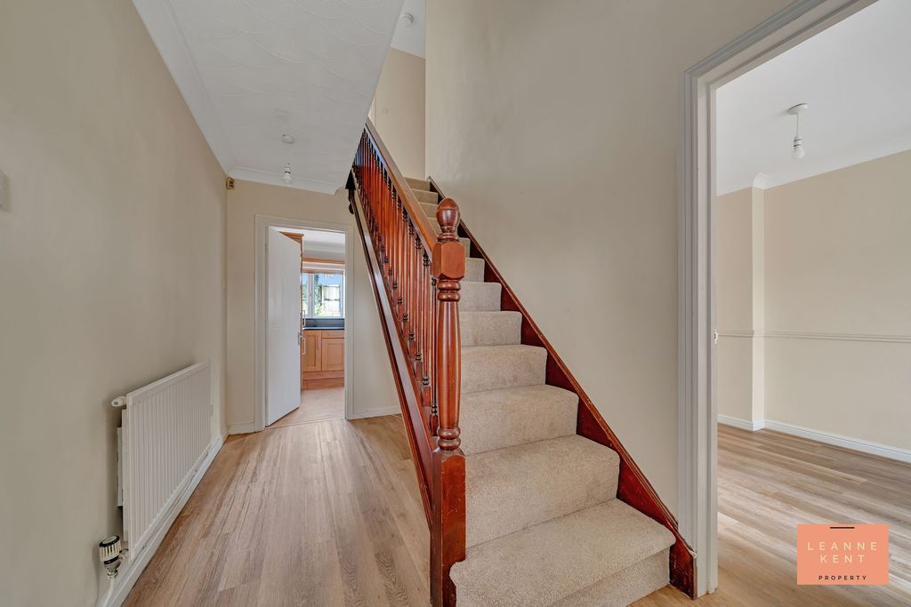 Property photo 2 of 41