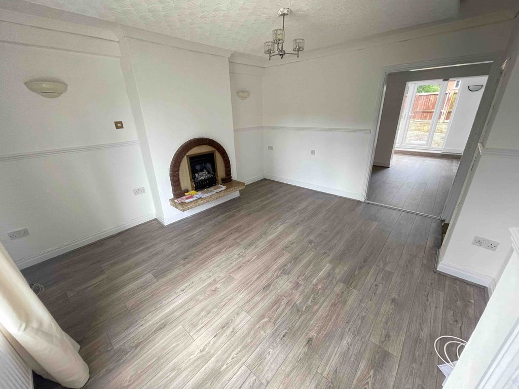 Property photo 3 of 11 Gallery