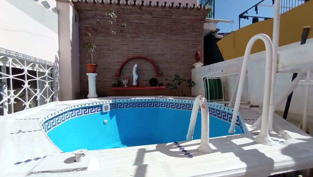 Property photo 2 of 20 Pool