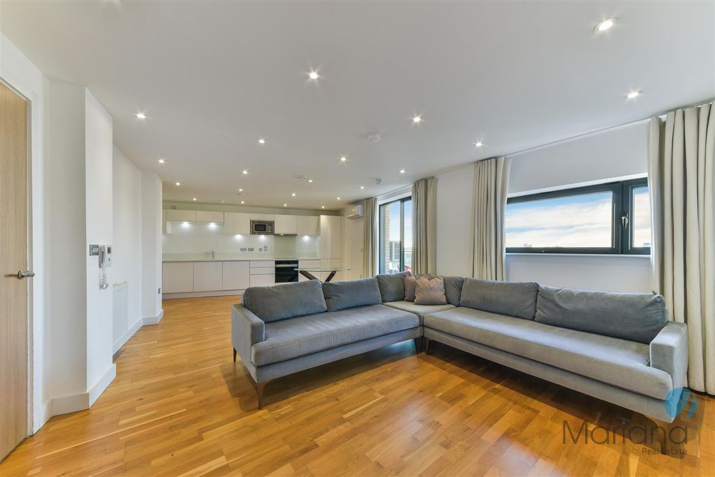 Property photo 2 of 18 Reception Room