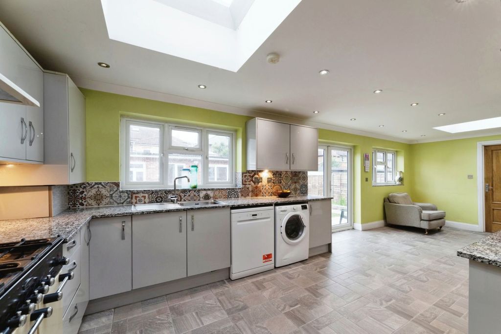 Property photo 2 of 16