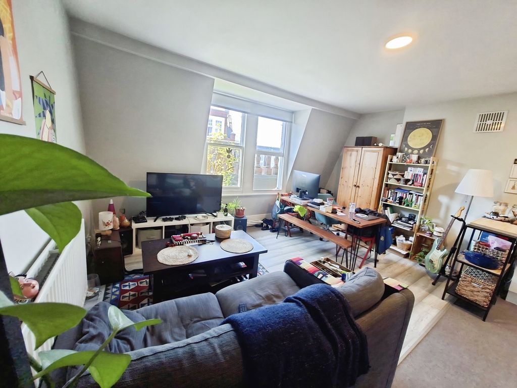 Property photo 1 of 9 Reception Room