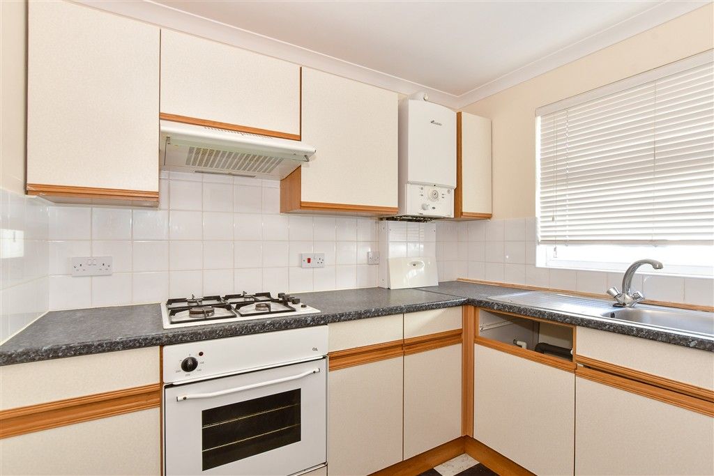 Property photo 2 of 10 Kitchen