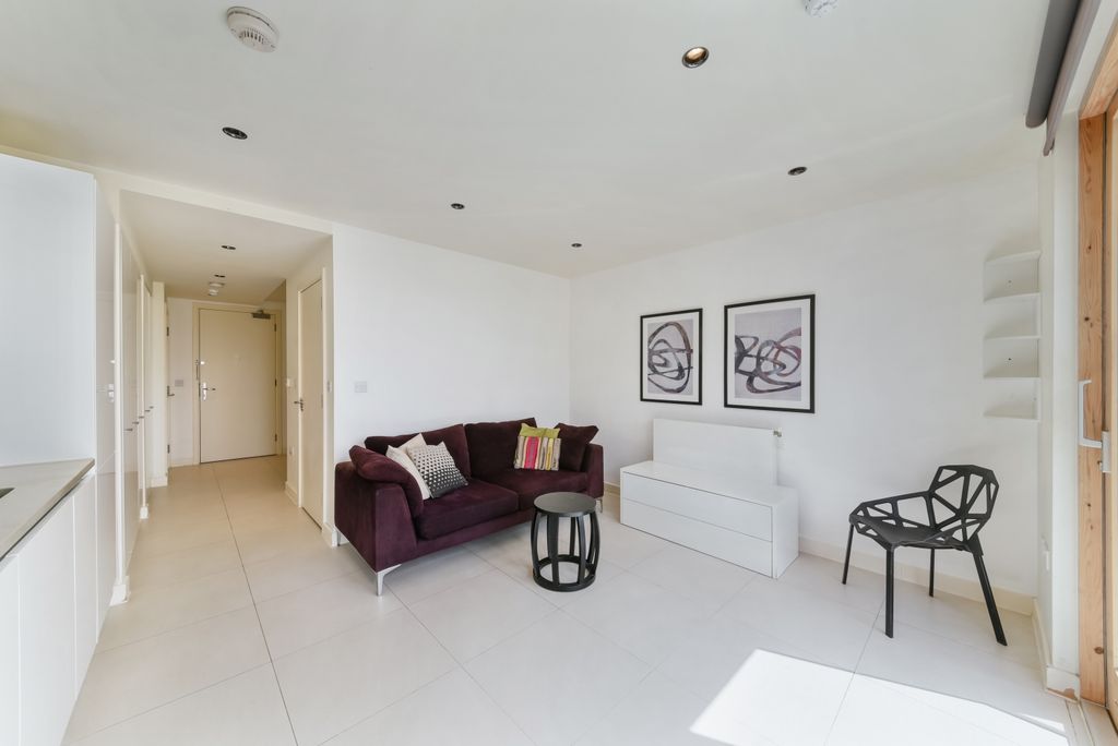 Property photo 3 of 10 Living Area