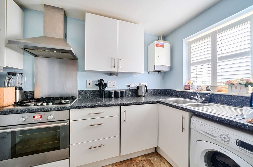 Property photo 3 of 6